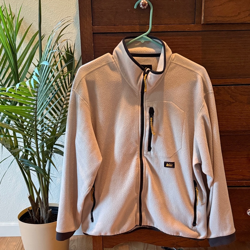 REI Washed Stone White Polartec Fleece Jacket with Black Accents